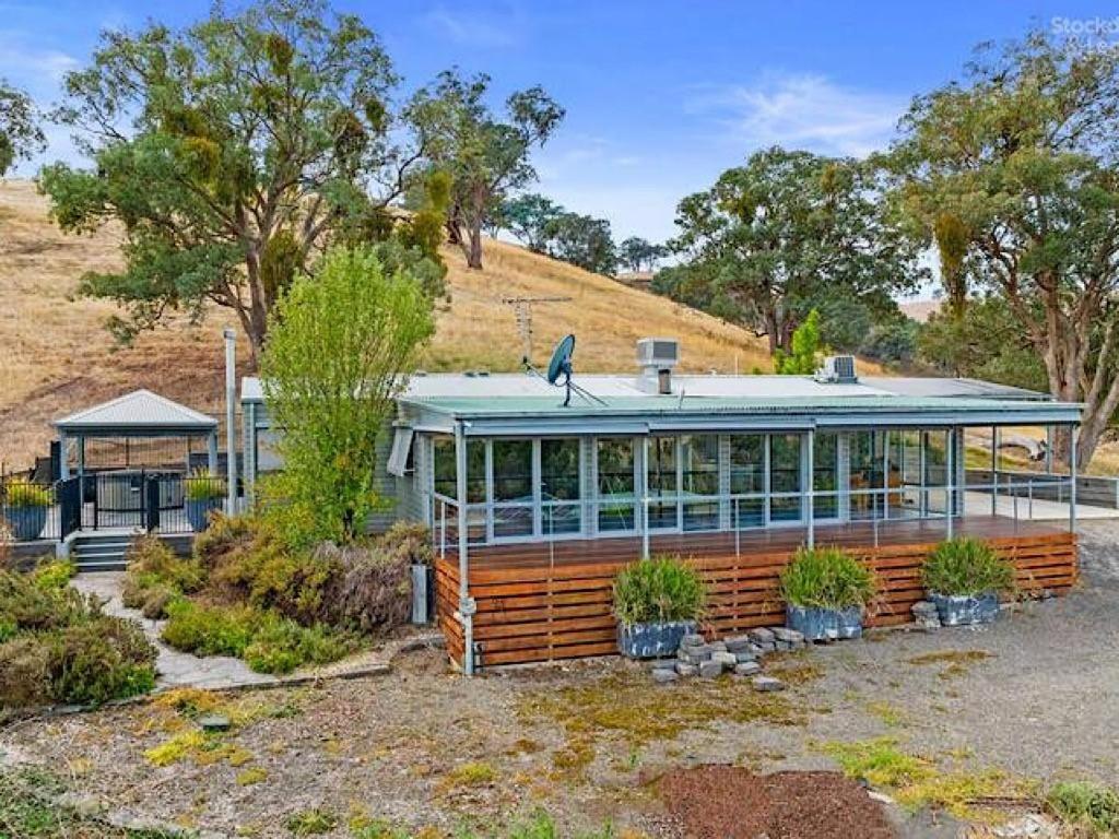 En have udenfor Golden Ash Grove Eco Farm