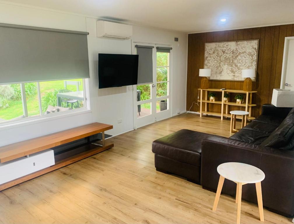 Kanasta Caravan Park - Maison De Trois Chambres
