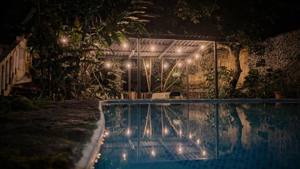 Bazén v ubytování Guamacayan House nebo v jeho okolí