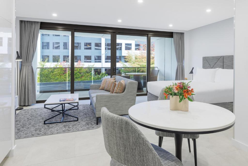 Meriton Suites Canberra - Resim 30