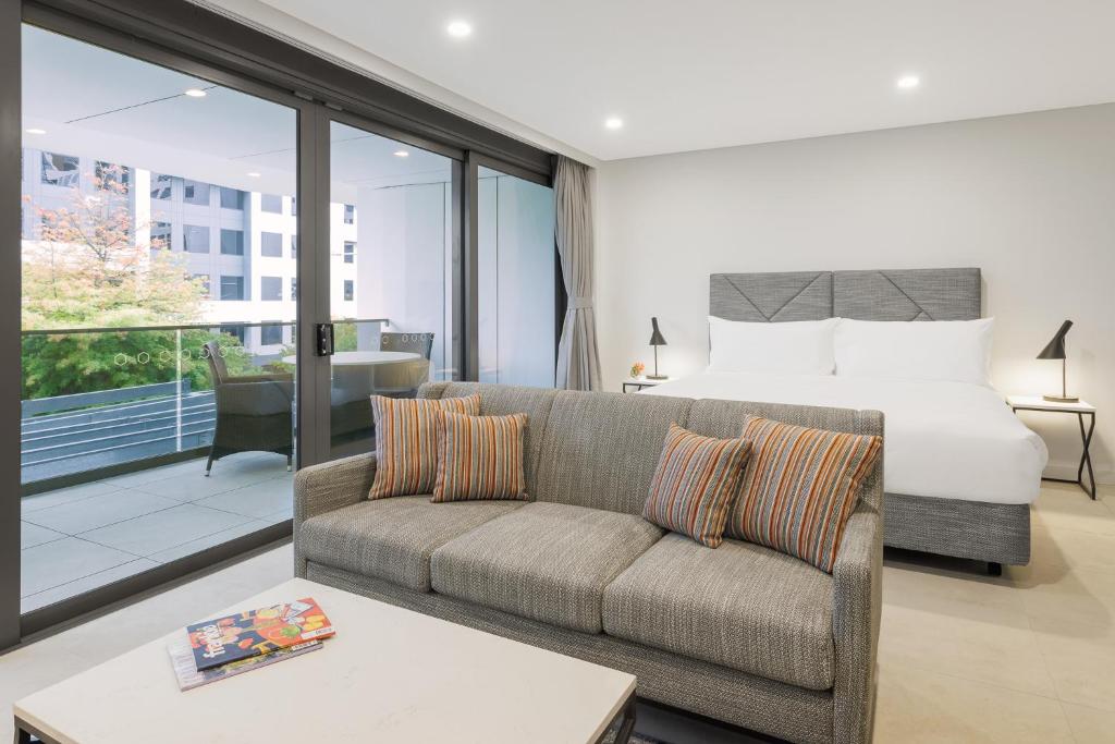 Meriton Suites Canberra - Resim 33