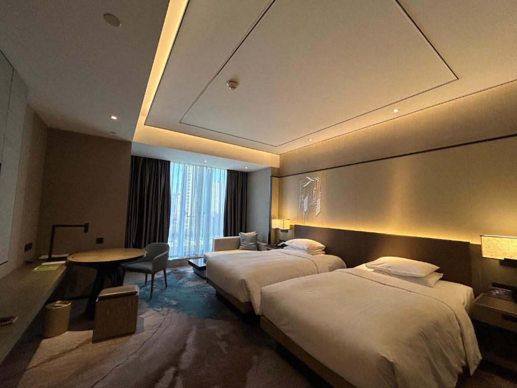 Hangzhou Marriott Hotel Lin'an - 豪华客房，有两张单人床