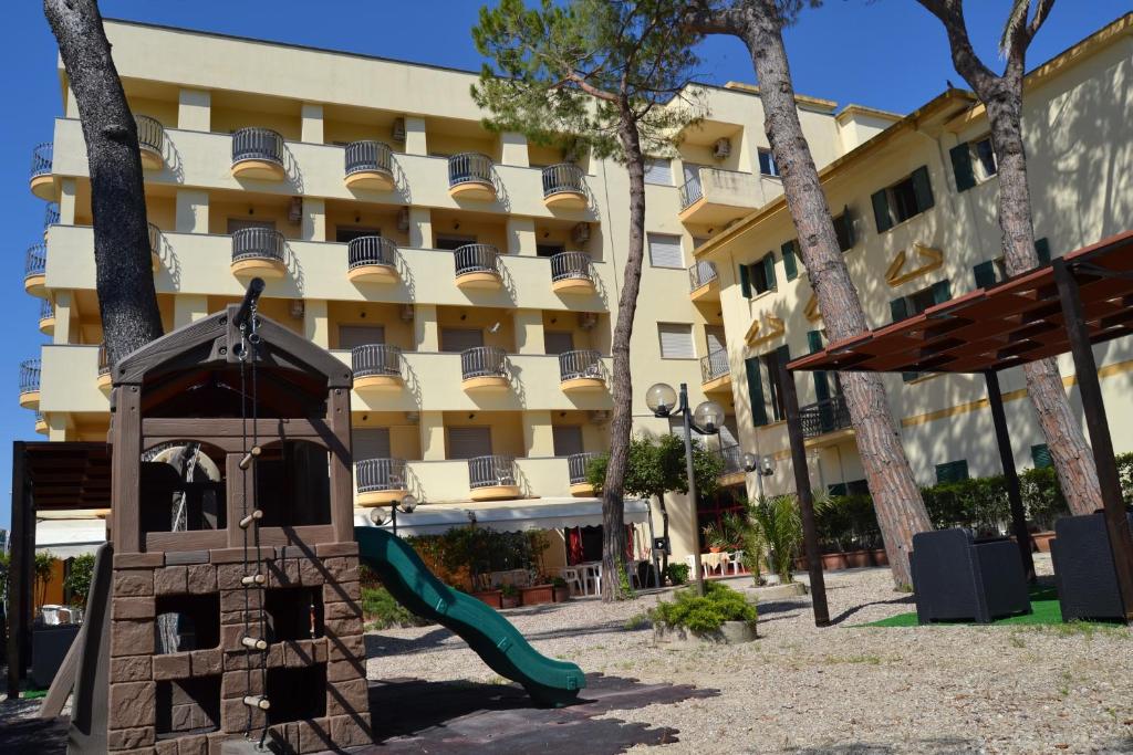 Budova, kde se hotel nachází