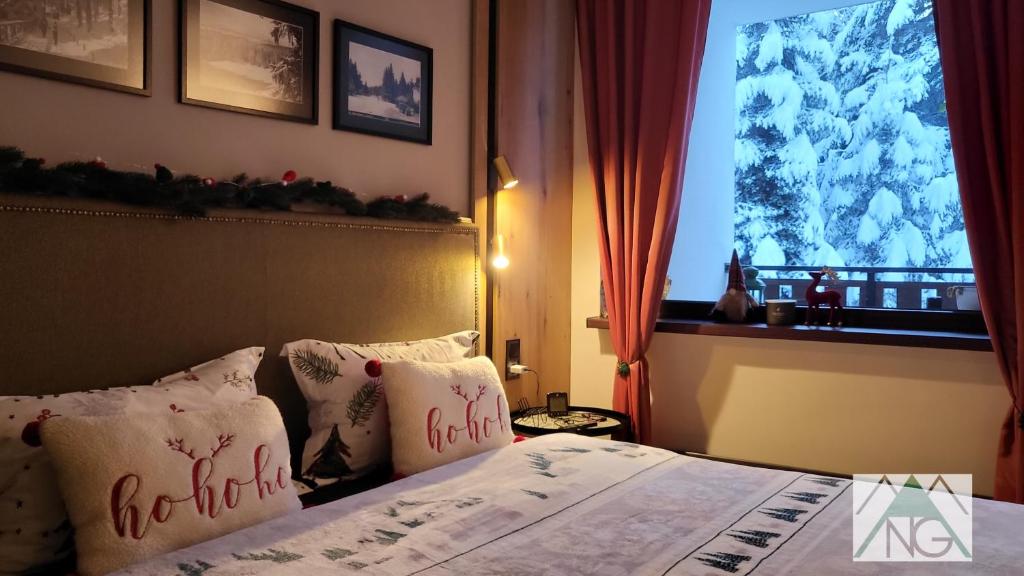 Postel nebo postele na pokoji v ubytování Pinewood ANG luxurious apartment A32