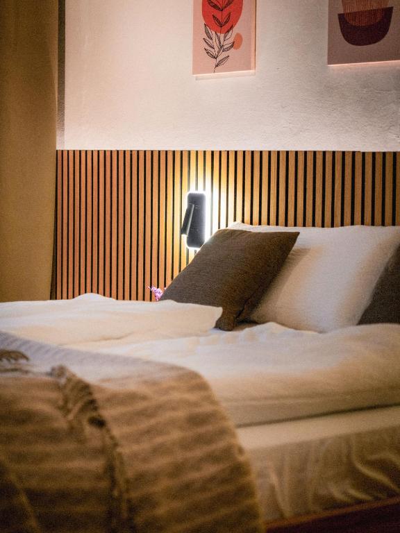 Posteľ alebo postele v izbe v ubytovaní Bergblick Apartment in Zentrumsnähe mit Garage