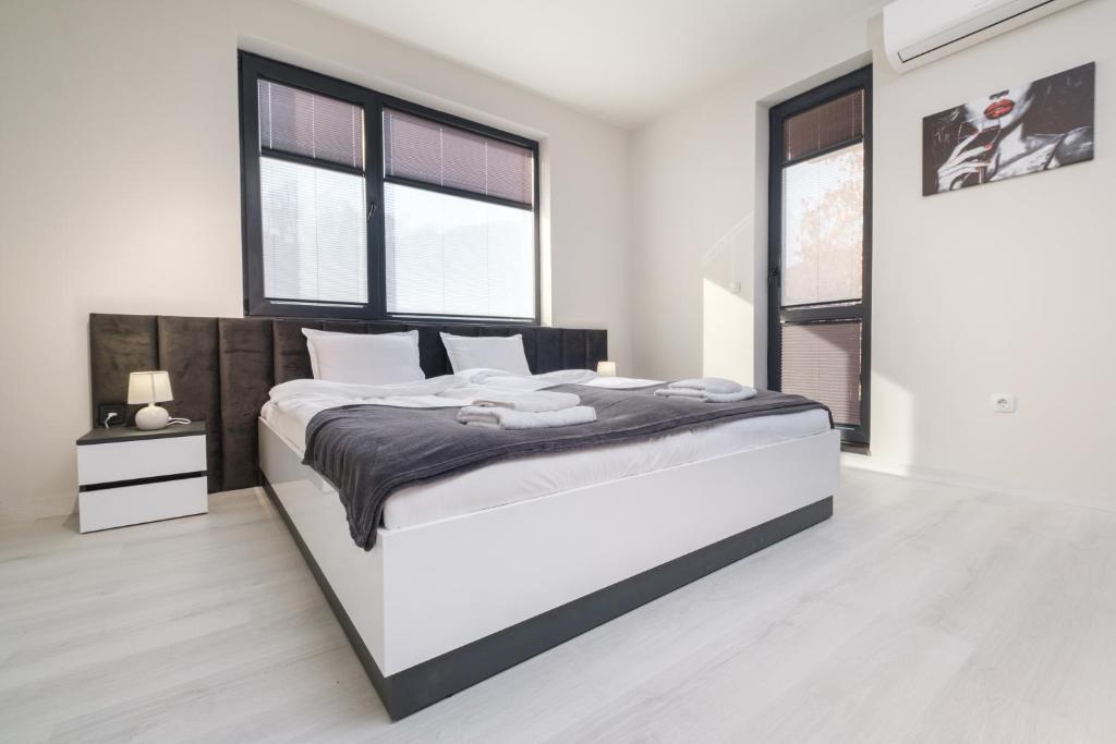 Postel nebo postele na pokoji v ubytování Heart of Plovdiv Studio Apartment Free Parking