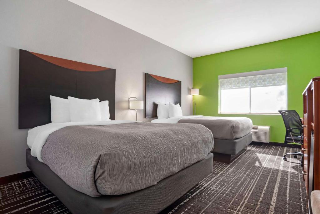 Quality Inn & Suites Birmingham - Highway 280 photo
