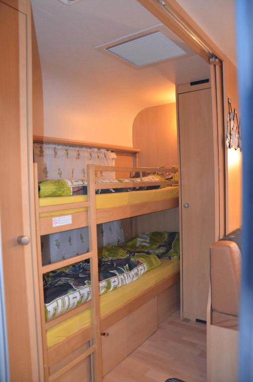 Postel nebo postele na pokoji v ubytování Glamping mit wundervollen Ausblick