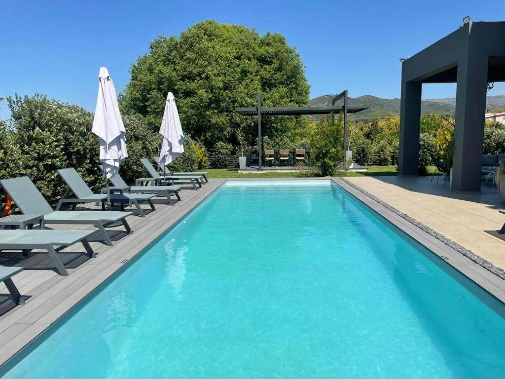 Basen w obiekcie Villa Vega I "Heated" pool, next to nature! lub w pobliżu