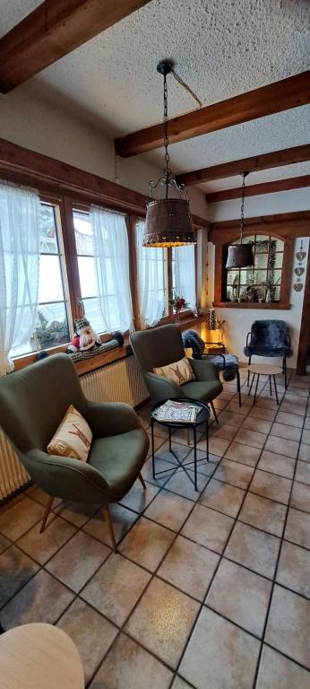 Istumisnurk majutusasutuses B&B Chalet Rustica Inden, Leukerbad