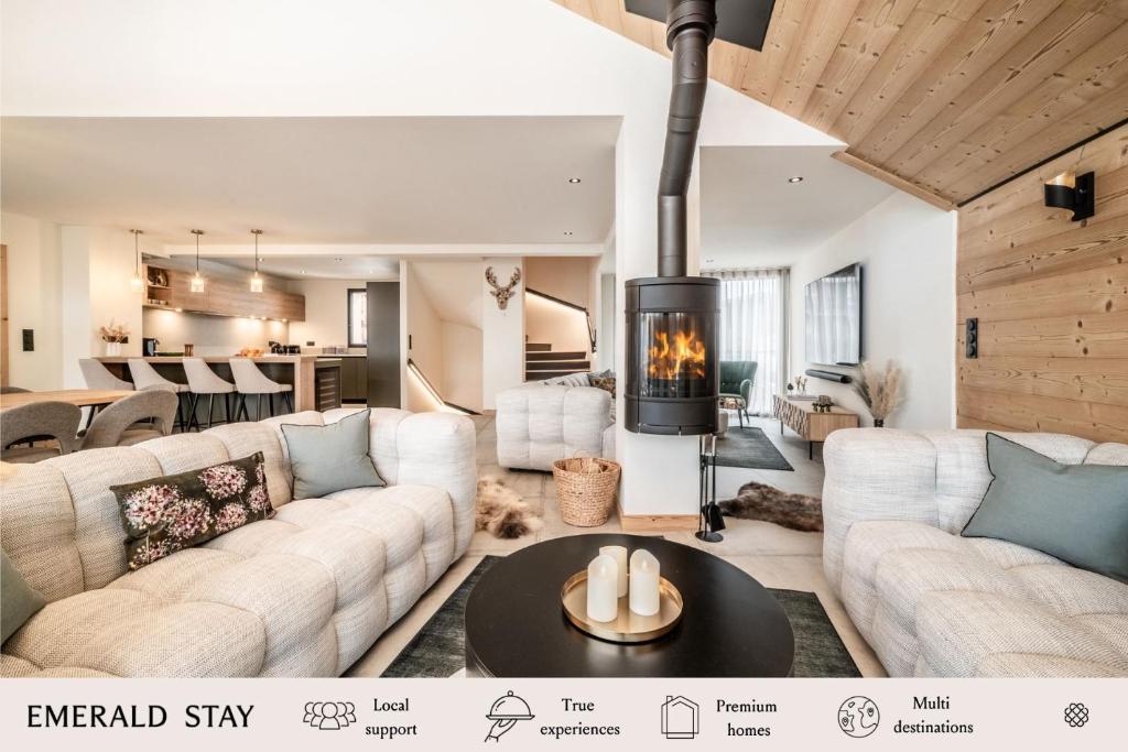 Khu vực ghế ngồi tại Chalet Marguerite, Morzine - by EMERALD STAY