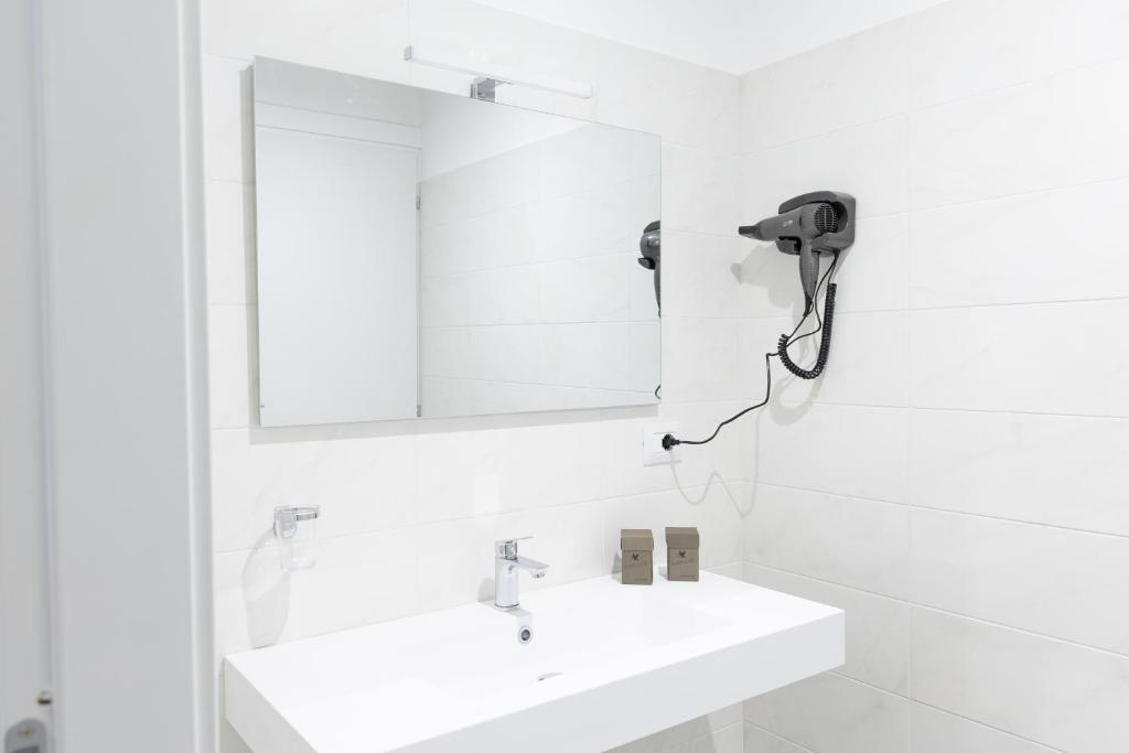 Living Lake Como-Rooms&Parking - 14