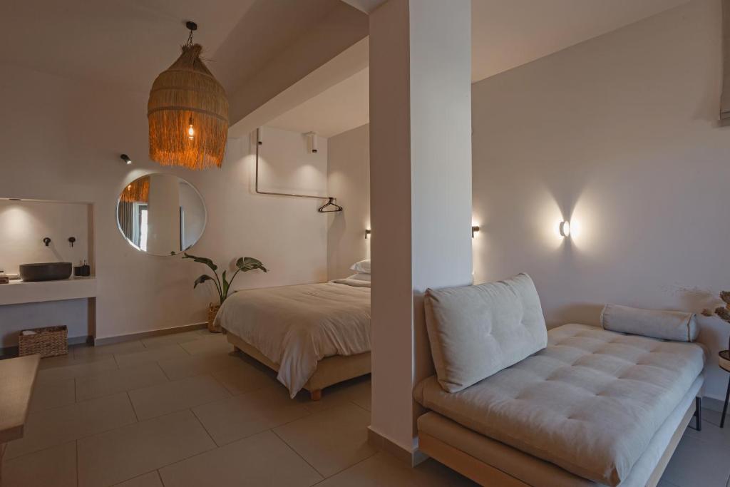Amal Kythnos Suites - 带私人游泳池的套房