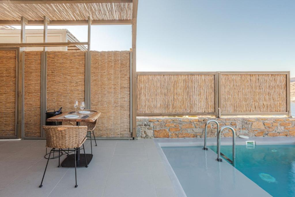 Amal Kythnos Suites - 带私人游泳池的初级套房