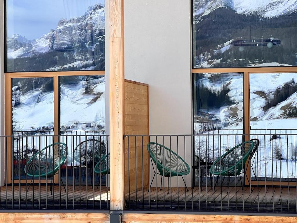 Nespecifikovaný výhled na hory nebo výhled na hory při pohledu z hotelu