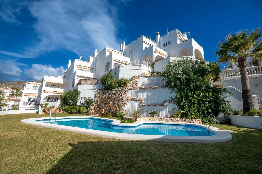 The swimming pool at or close to RESIDENSOL 13 MENYBER