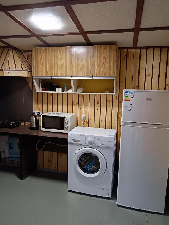 Kuchyň nebo kuchyňský kout v ubytování Hostel JK