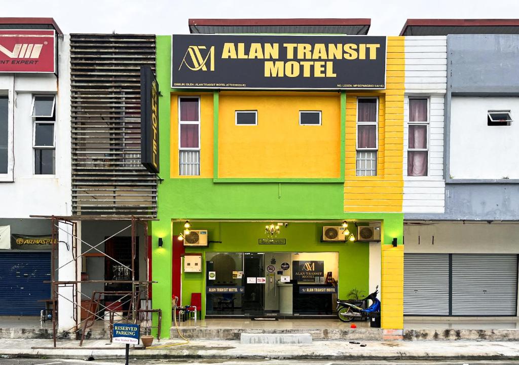 セパンにあるALAN TRANSIT MOTEL - Kliaのアラン トランジット モーテルは市内通りに位置しています。