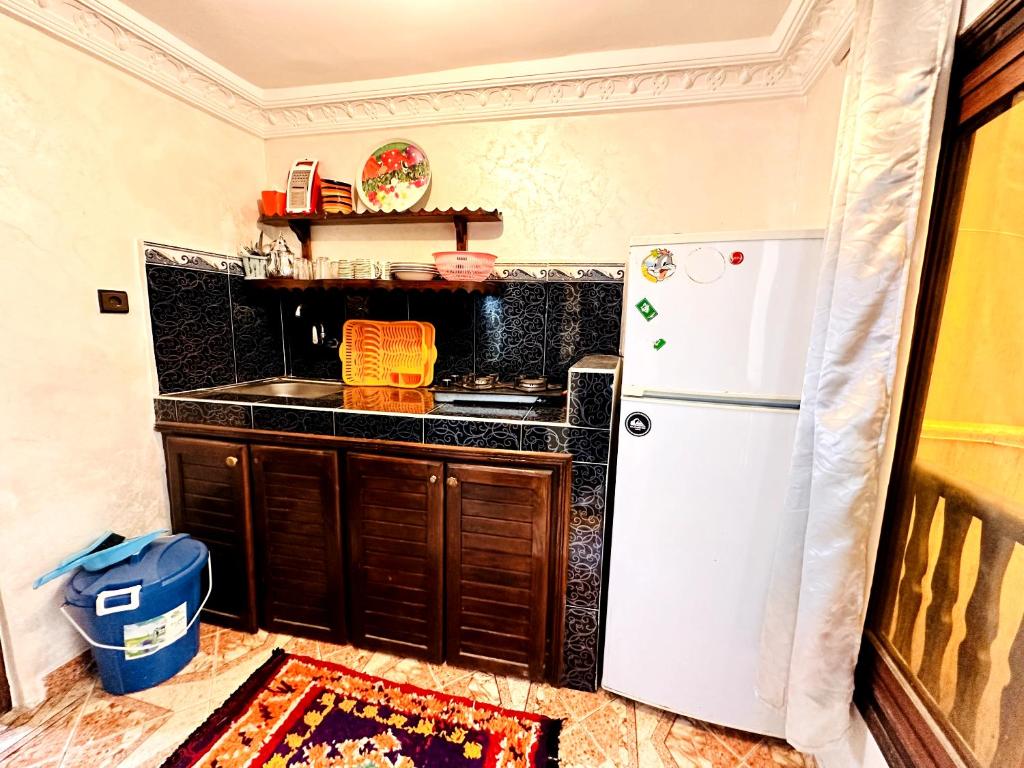Kuchyň nebo kuchyňský kout v ubytování Atlas Hostel Taghazout