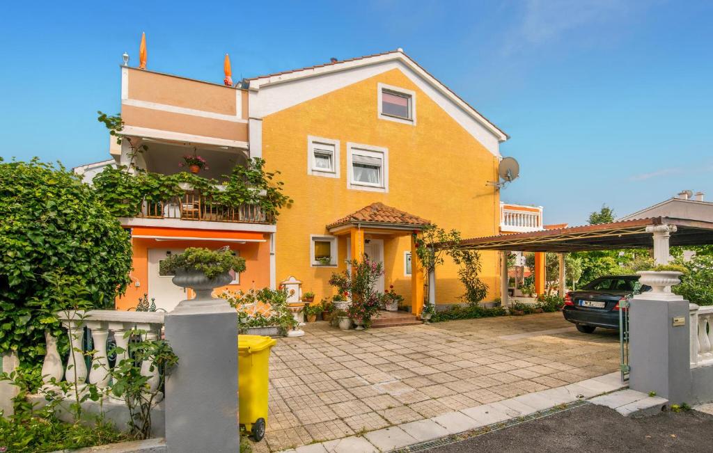 2 Bedroom Amazing Apartment In Krk