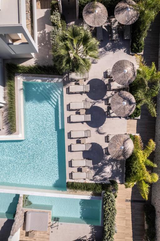 Basen w obiekcie Sun City Luxury Apartments lub w pobliżu