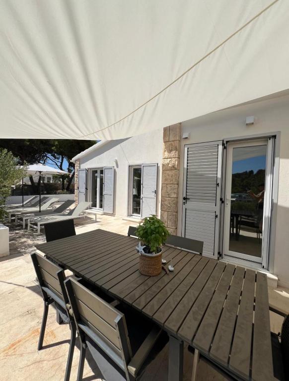 Balkón alebo terasa v ubytovaní Apartments by the sea Hvar - 4591