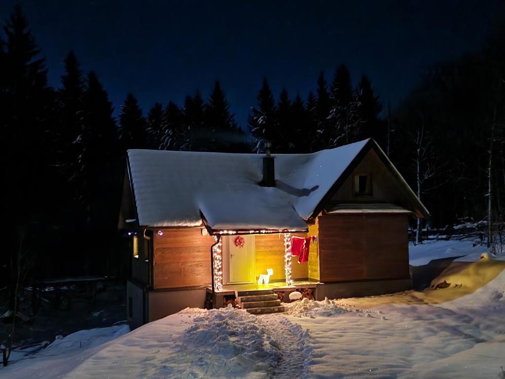 Starry Laz mountain house v zime