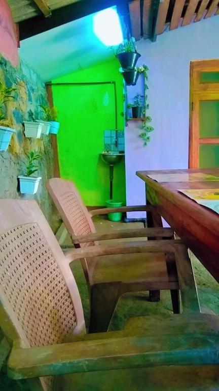 Posezení v ubytování Ella Kumi Hostel