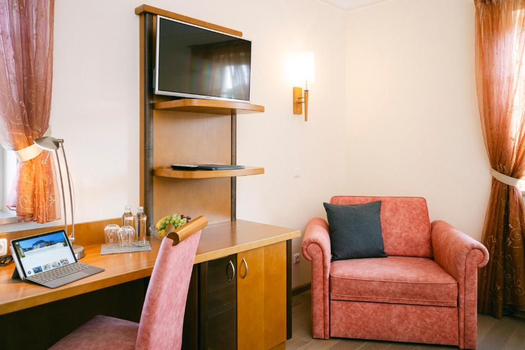 TV a/nebo společenská místnost v ubytování Gasthof Hotel Jägerwirt