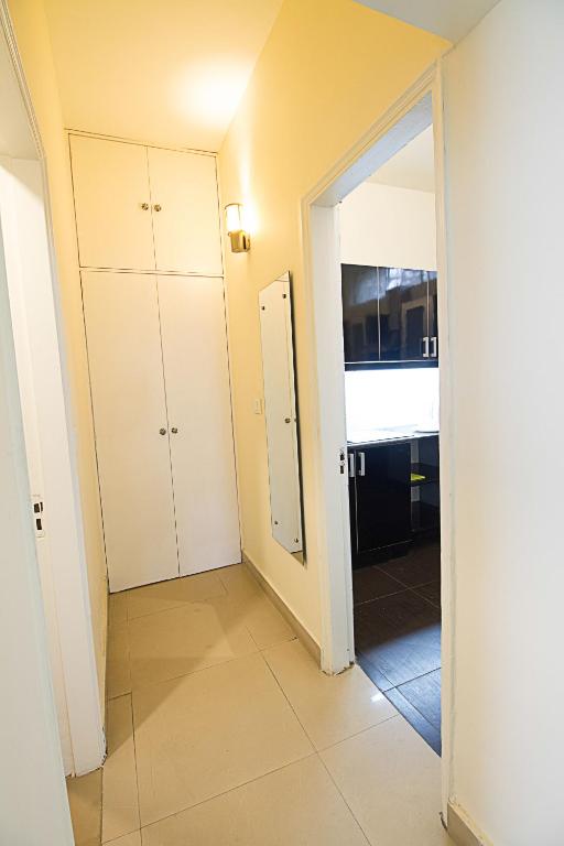 Kuchyň nebo kuchyňský kout v ubytování Anara Service Apartments - Greater Kailash Part II