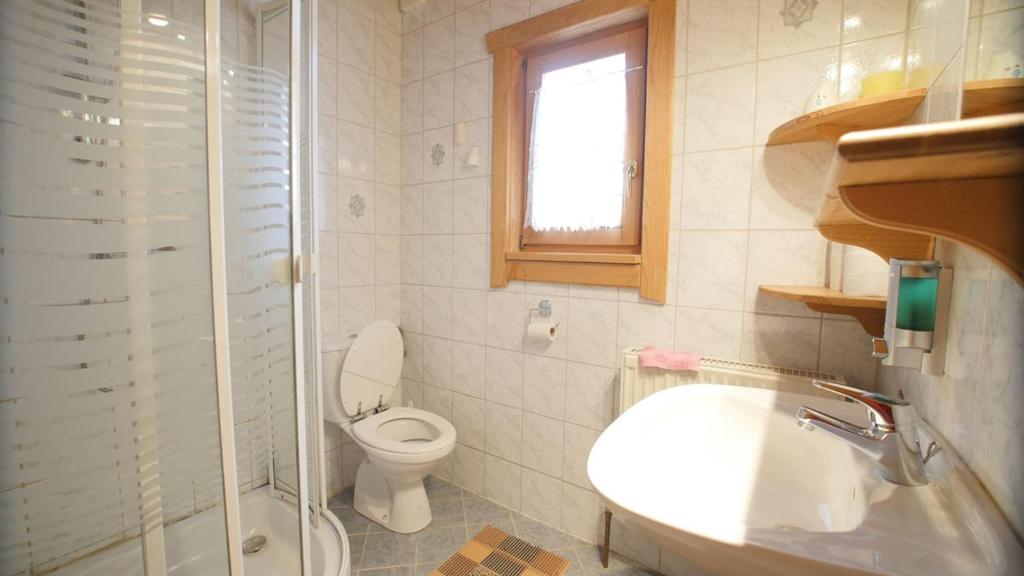 Koupelna v ubytování Almdorf Präbichl