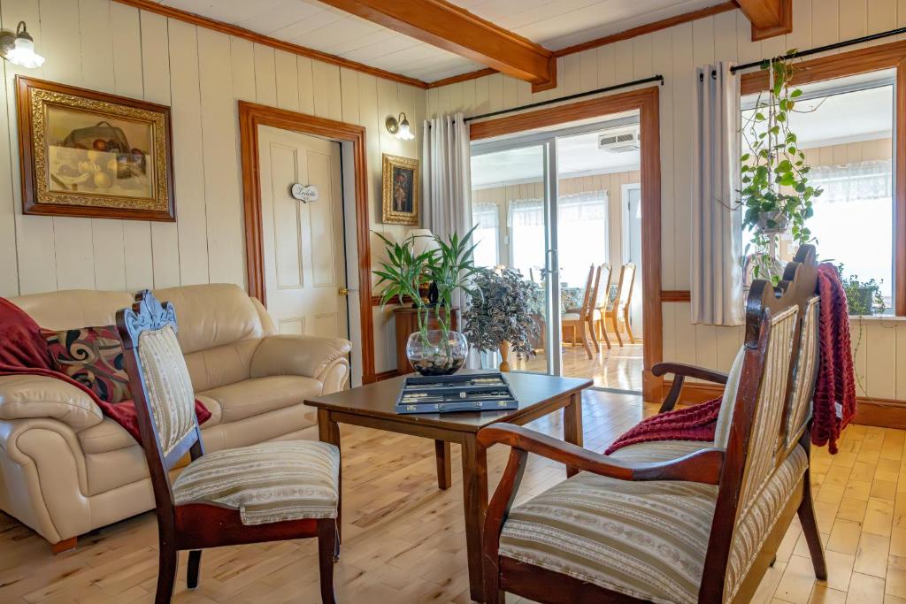 Photo from Gite la Maison Rochefort in Baie-Sainte-Catherine, Quebec, Canada
