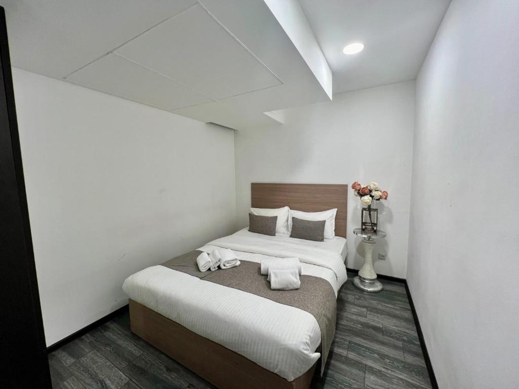 Postel nebo postele na pokoji v ubytování YVN Tumanyan Hotel