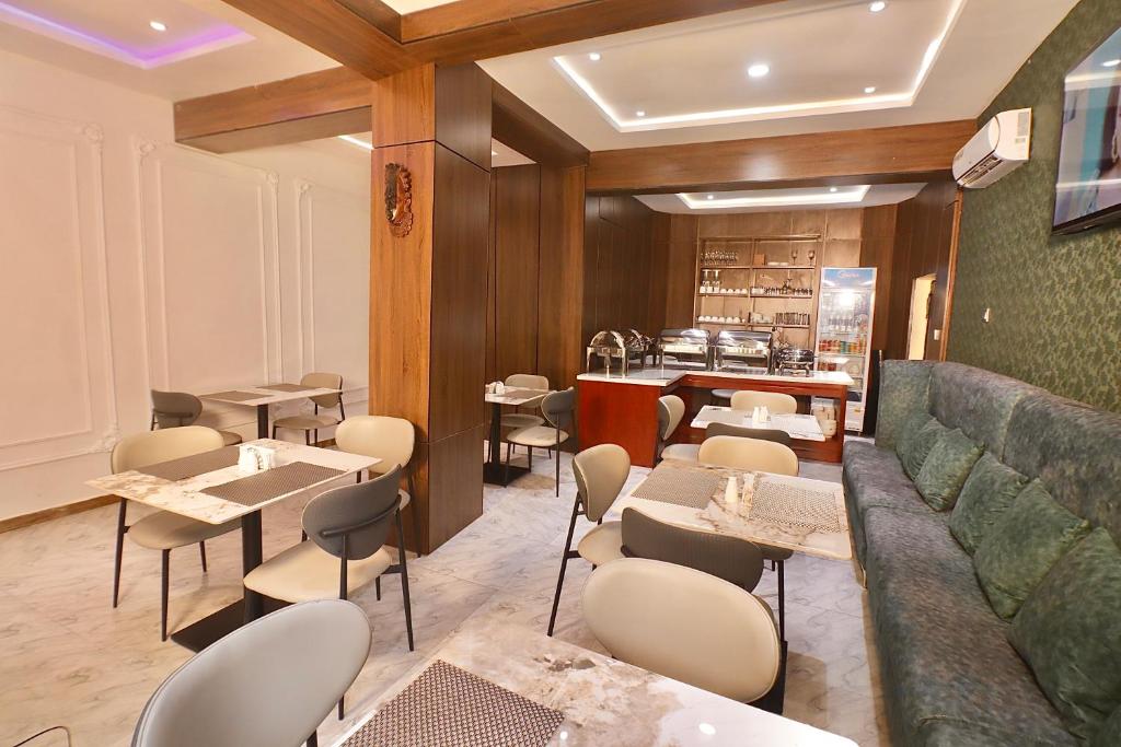 Posezení v ubytování Jukky Hotel Abuja