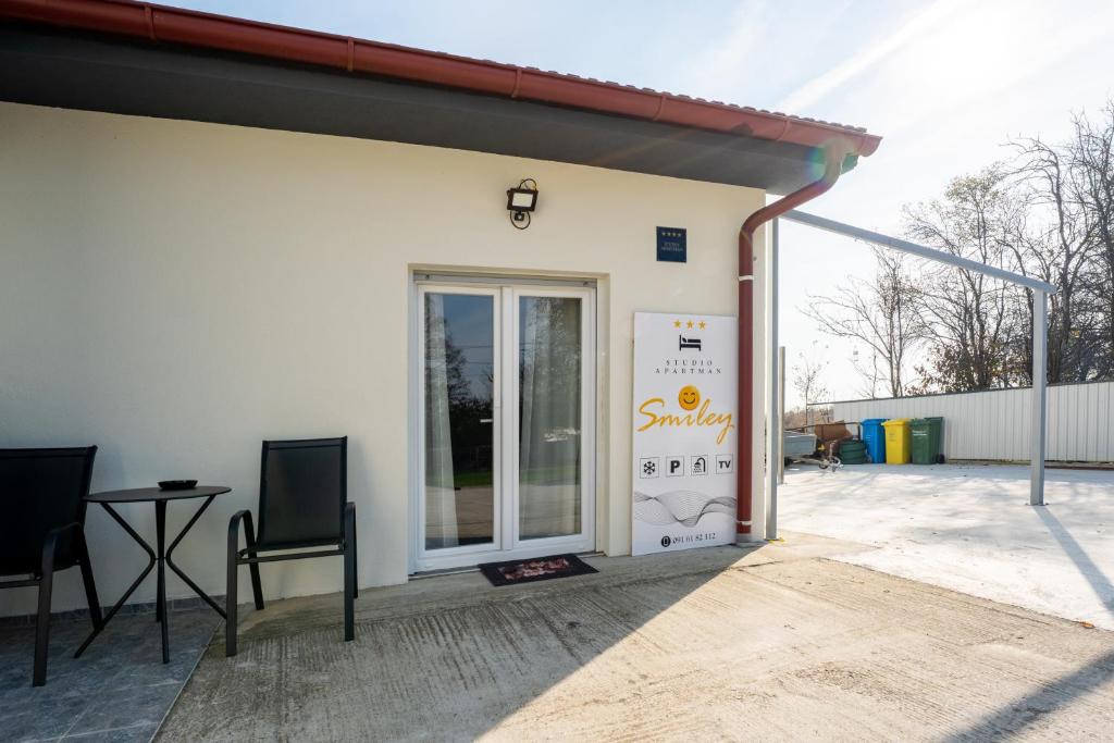 Patio nebo venkovní prostory v ubytování Studio Apartman Smiley