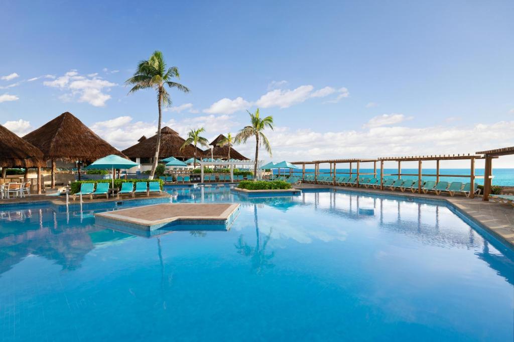 Bazén v ubytování Royal Solaris Cancun - All Inclusive nebo v jeho okolí