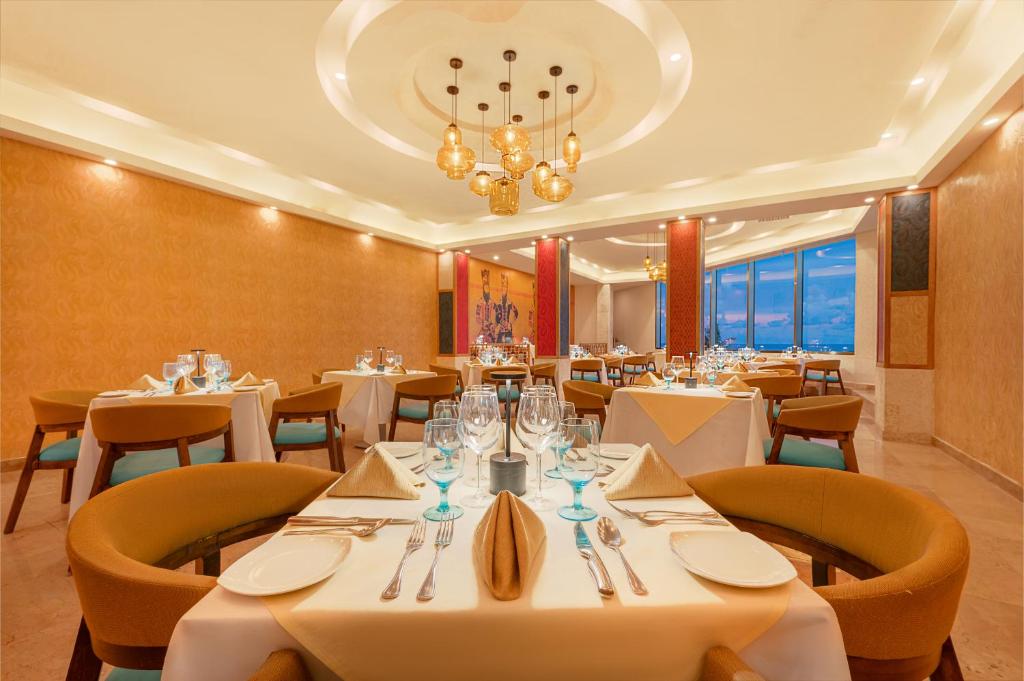 Restaurace v ubytování Royal Solaris Cancun - All Inclusive