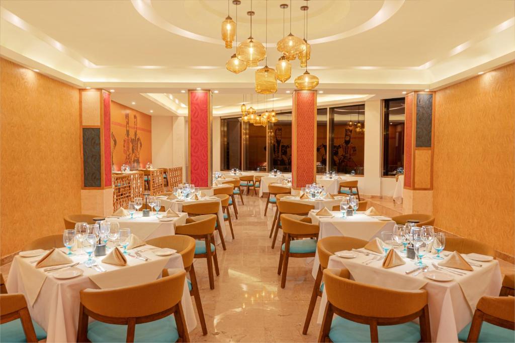 Restaurace v ubytování Royal Solaris Cancun - All Inclusive
