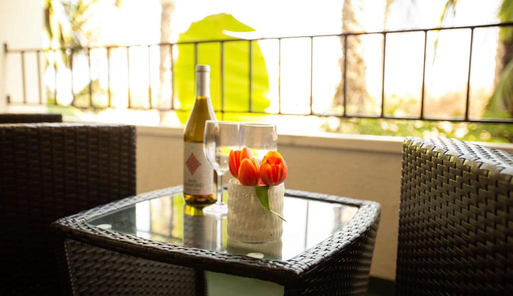 West Beach Inn, a Coast Hotel - Комната с видом на гавань