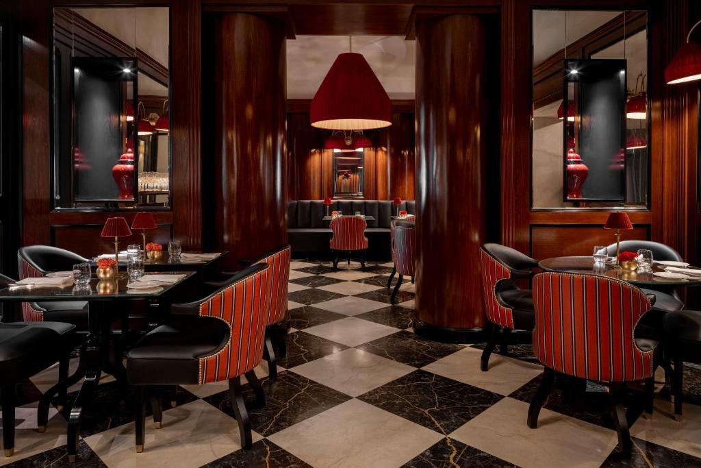 Posezení v ubytování Hotel d’Inghilterra Roma – Starhotels Collezione