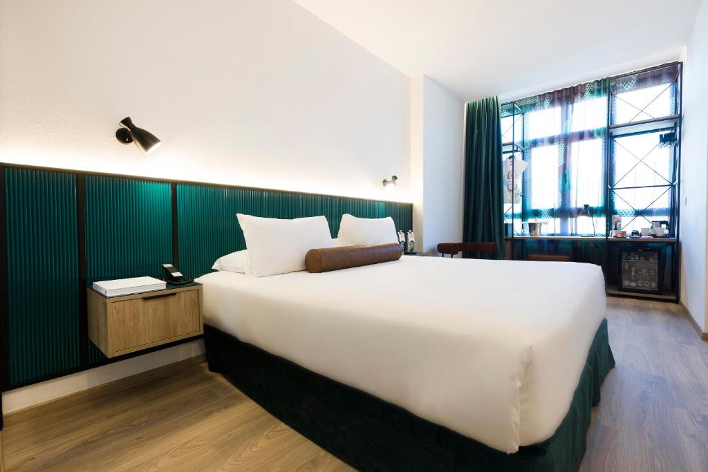 Axel Hotel Bilbao - Adults Only - Resim 9