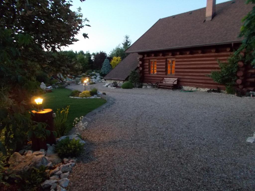 Zahrada ubytování Sruby Suchý - velký srub pro 9 osob