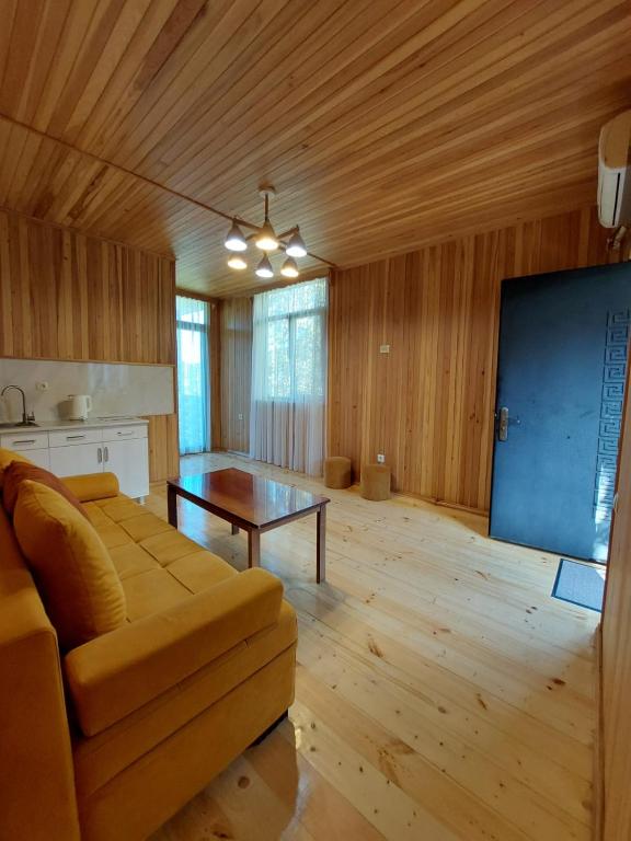 Posezení v ubytování Mtirala House