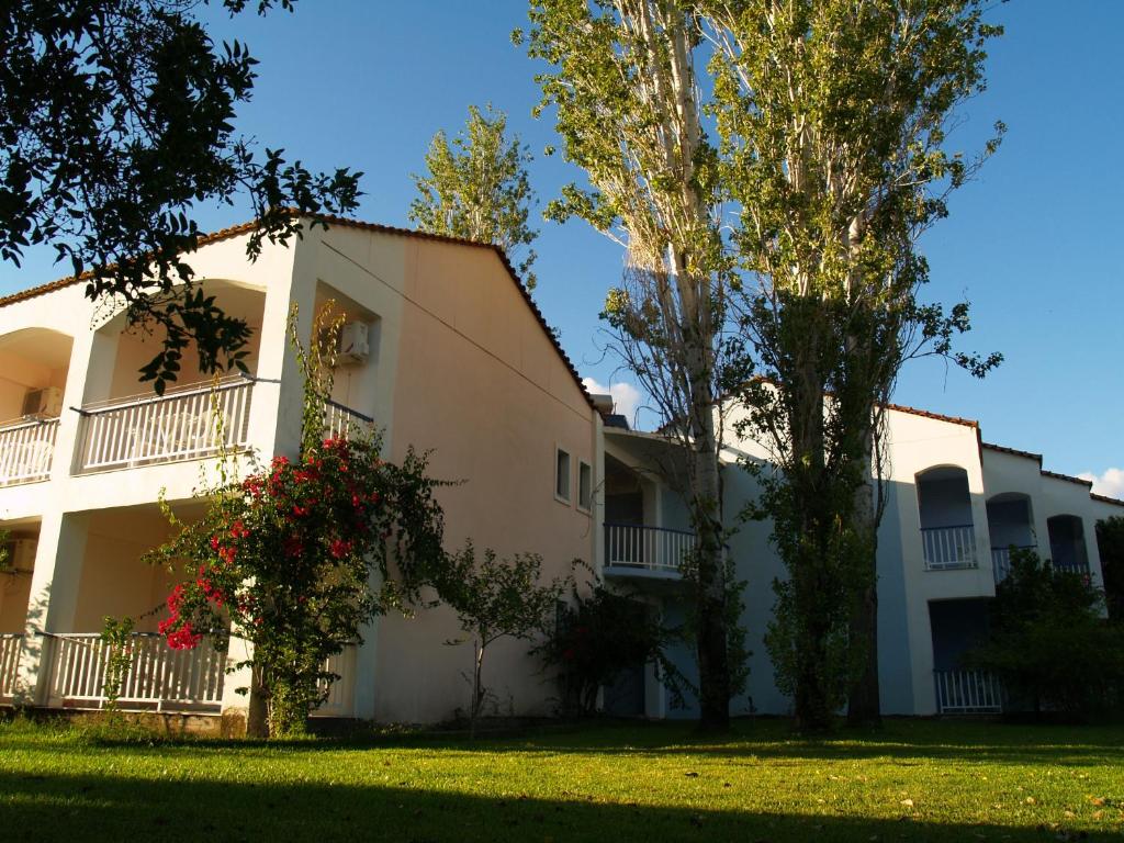 Budova, kde se aparthotel nachází