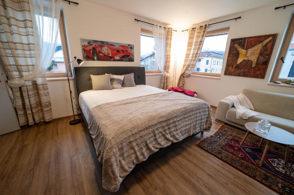 Voodi või voodid majutusasutuse Apartmán v centru toas