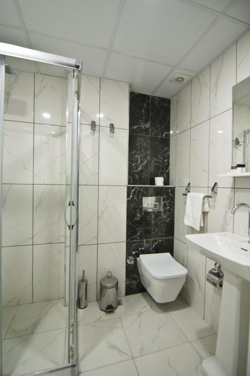 Hill Life Hotel - Familiekamer Met Balkon