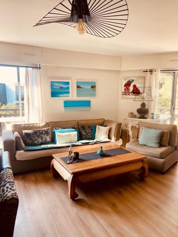 Photo de la galerie de l'établissement Duplex ensoleillé avec terrasse, à 300m de la plage, à La Baule