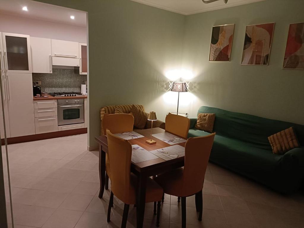 Kuchnia lub aneks kuchenny w obiekcie City Break Nomentana