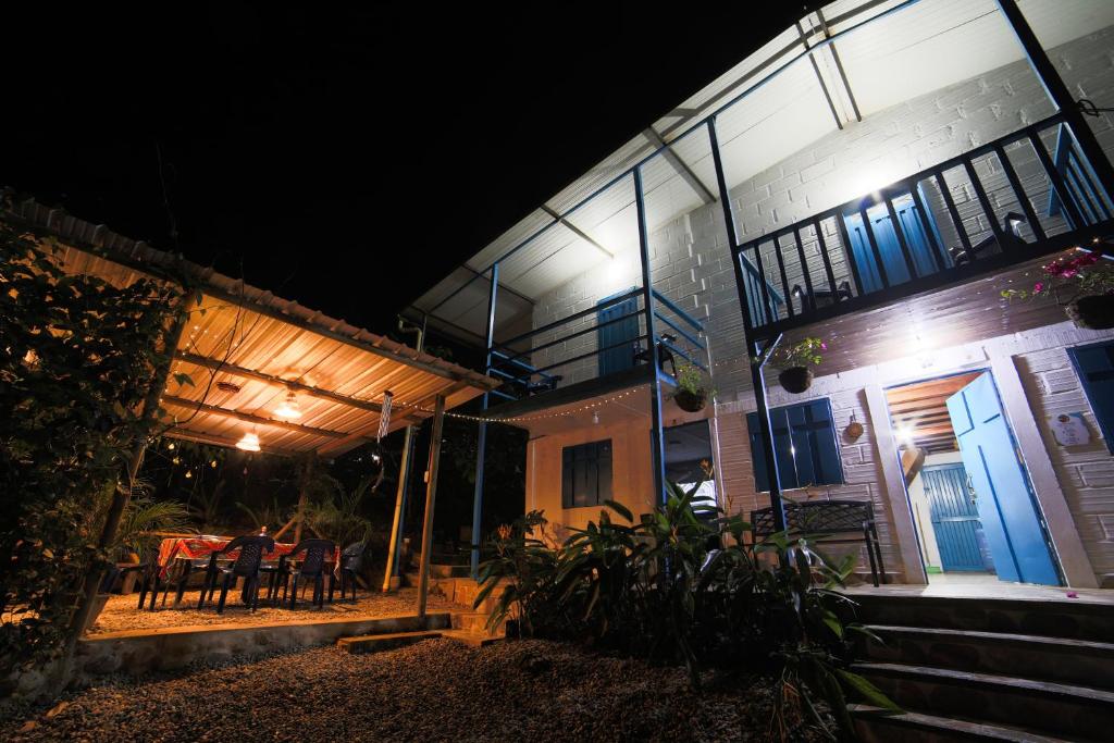 Bangunan di mana terletaknya rumah tamu ini
