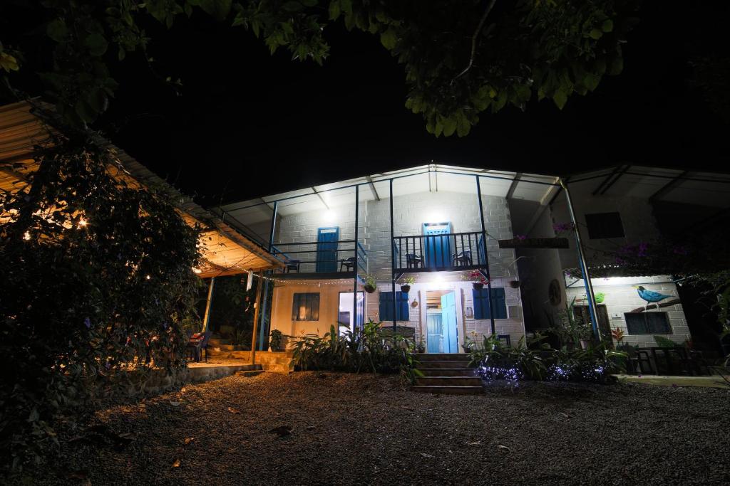 Bangunan di mana terletaknya rumah tamu ini